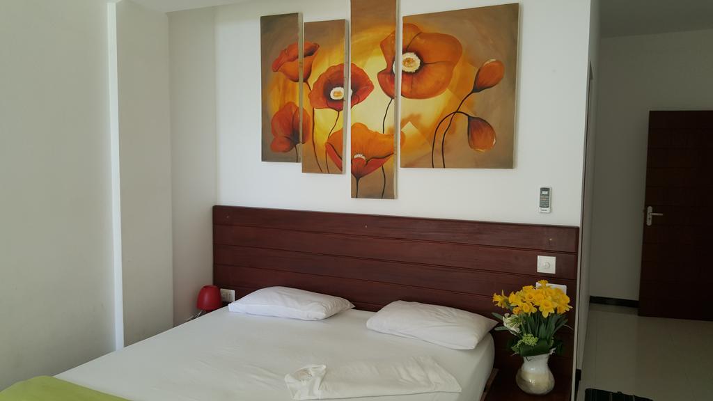 The Den Guest House Hikkaduwa Dış mekan fotoğraf