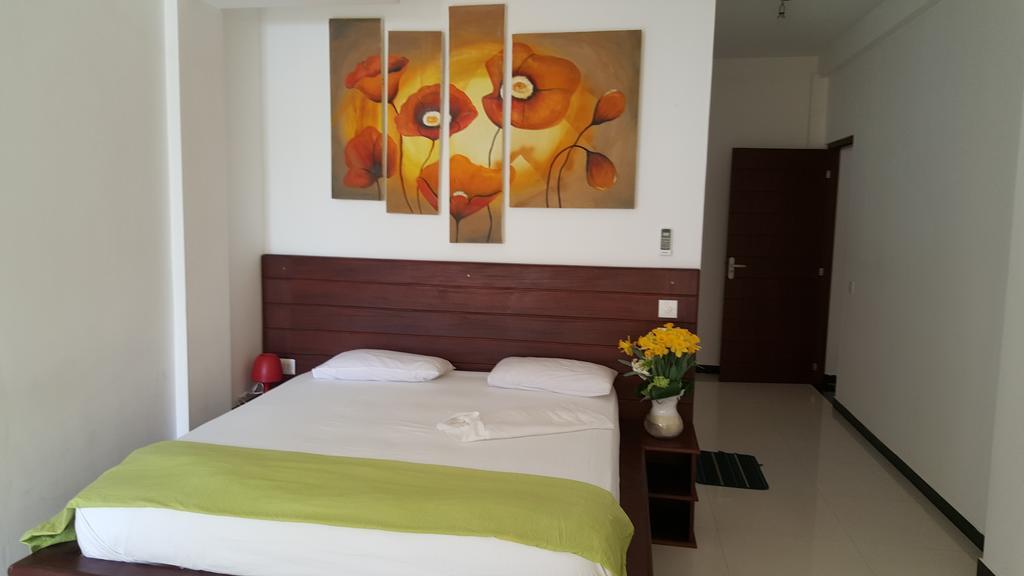 The Den Guest House Hikkaduwa Dış mekan fotoğraf